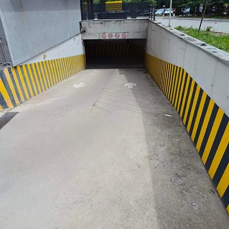 Equilibrium - Free Underground Parking *