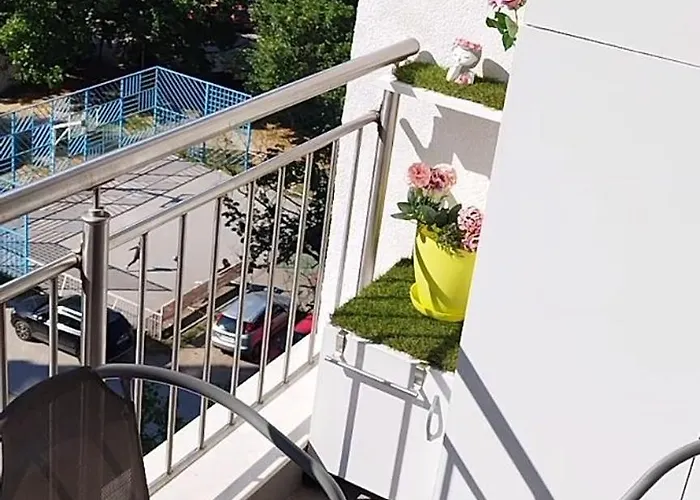 Equilibrium - Free Underground Parking *