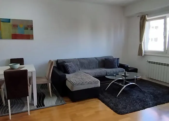 Equilibrium - Free Underground Parking Appartement *